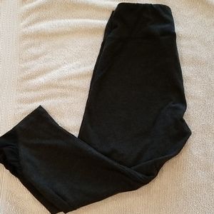 Marika capri leggings
